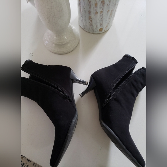 #9-STUART WEITZMAN core tex black leather booties 8.5 - Picture 6 of 15